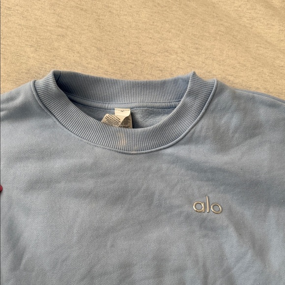 ALO Yoga Light Blue Sweatshirt and Shorts Set - Picture 5 of 6